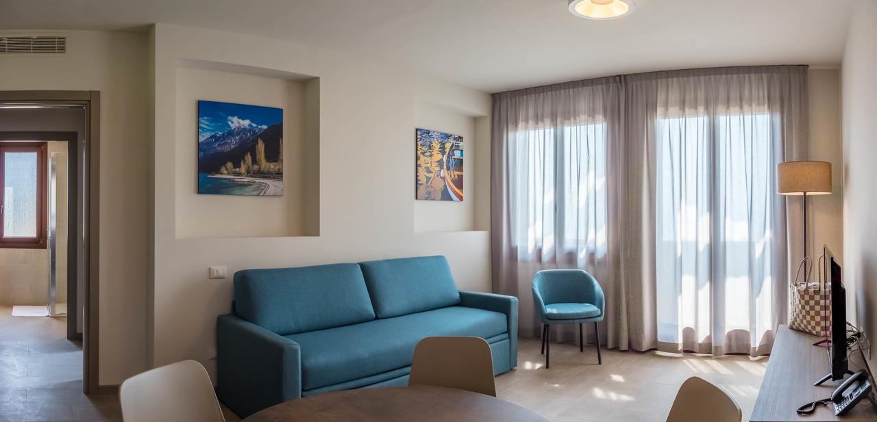 Le Torri Del Garda Familyspa Resort 토리델베나코 외부 사진