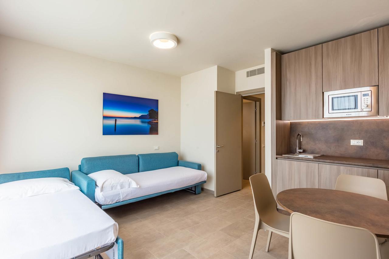 Le Torri Del Garda Familyspa Resort 토리델베나코 외부 사진