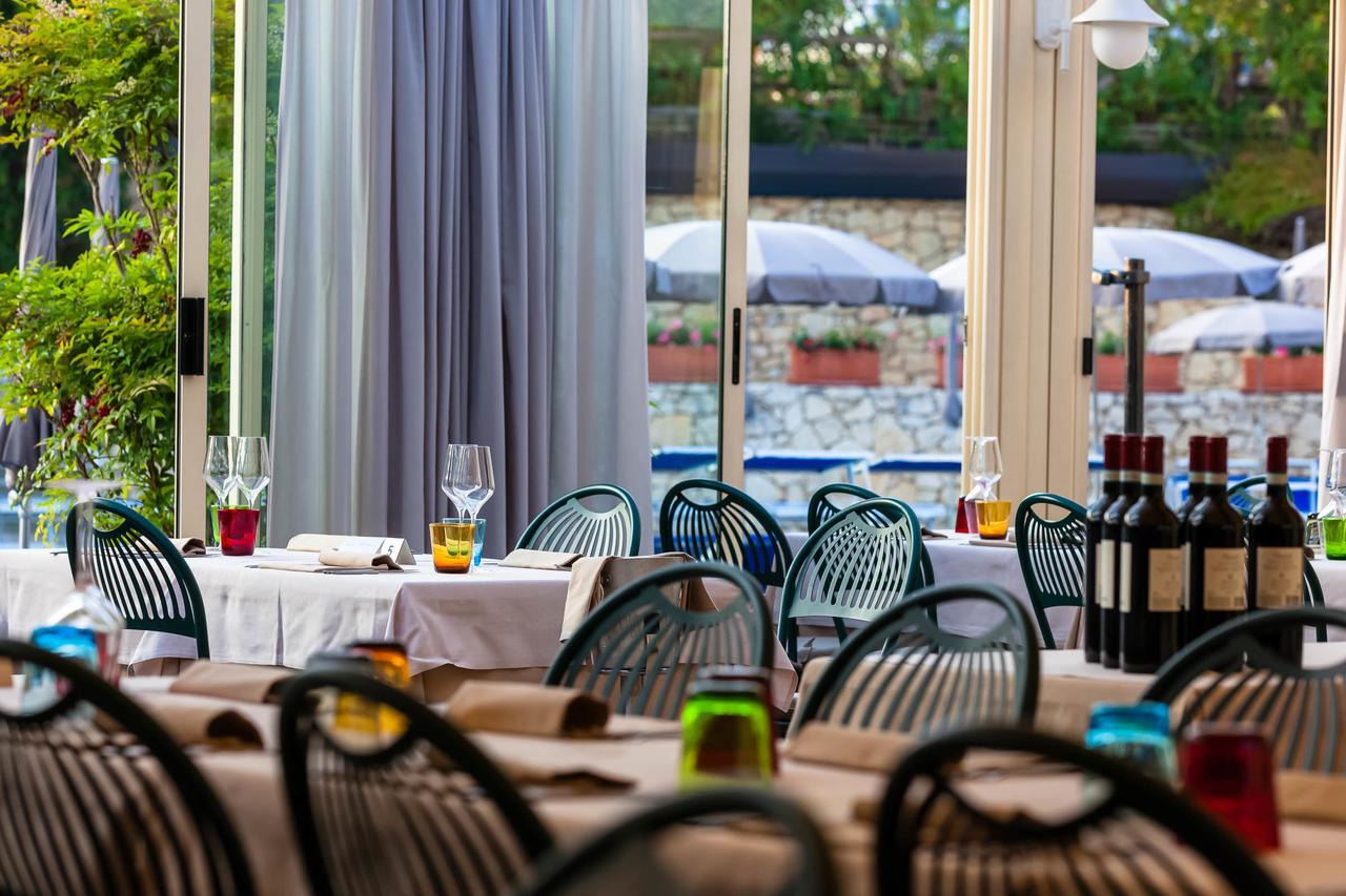 Le Torri Del Garda Familyspa Resort 토리델베나코 외부 사진