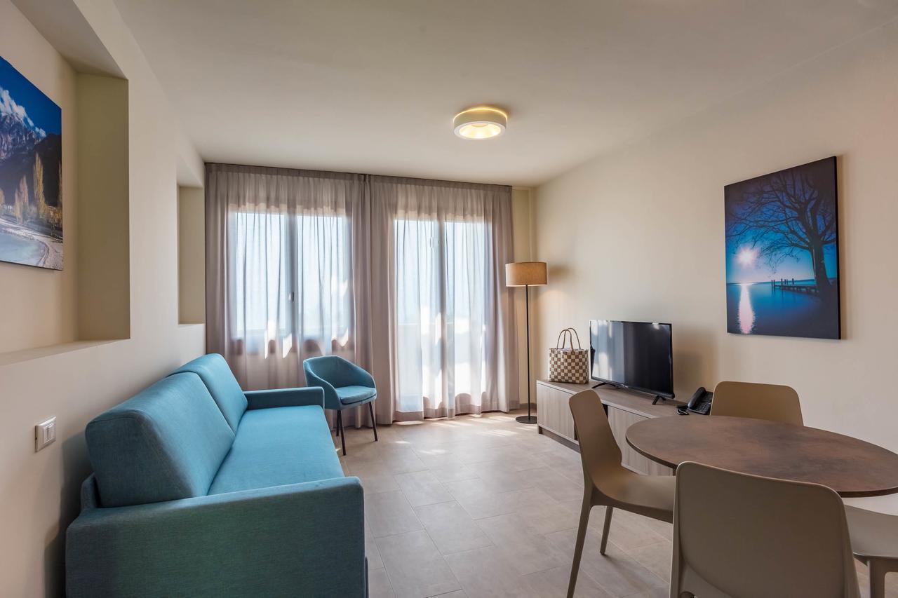 Le Torri Del Garda Familyspa Resort 토리델베나코 외부 사진