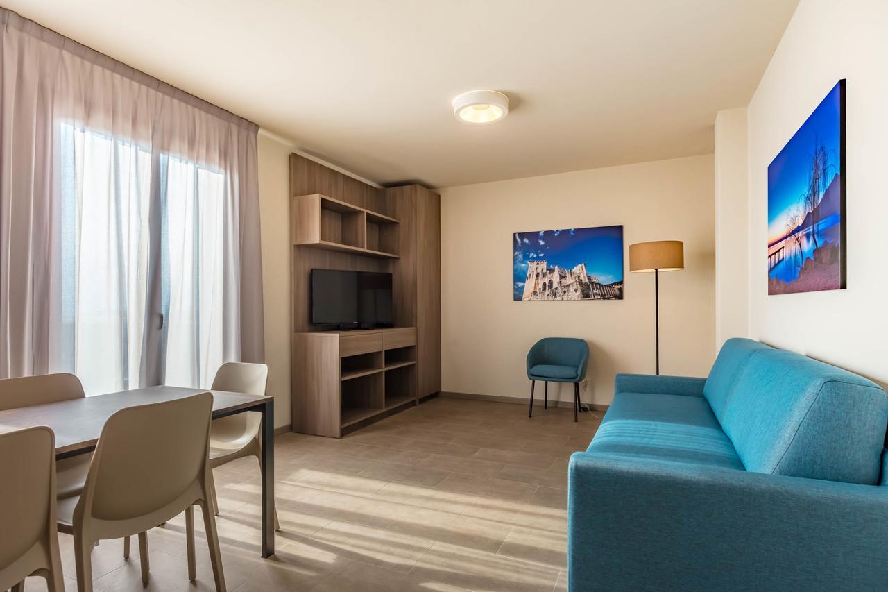 Le Torri Del Garda Familyspa Resort 토리델베나코 외부 사진