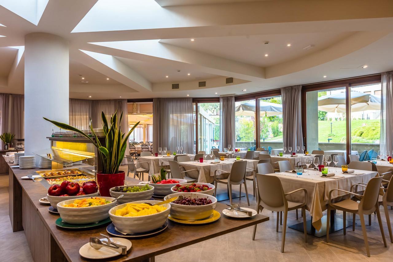 Le Torri Del Garda Familyspa Resort 토리델베나코 외부 사진