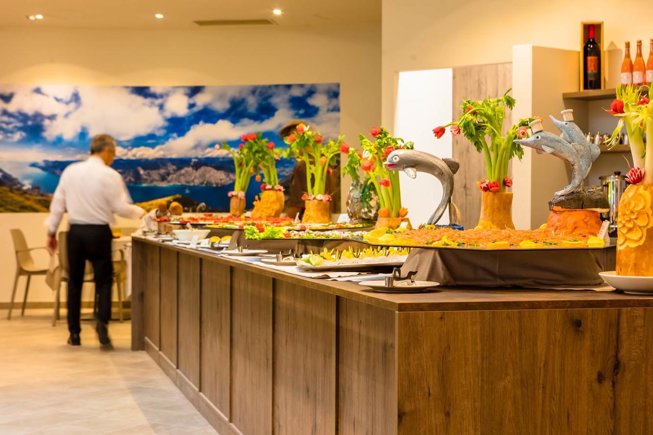 Le Torri Del Garda Familyspa Resort 토리델베나코 외부 사진