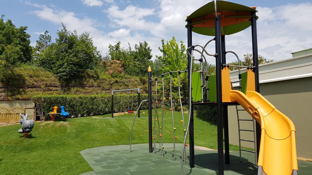 Le Torri Del Garda Familyspa Resort 토리델베나코 외부 사진