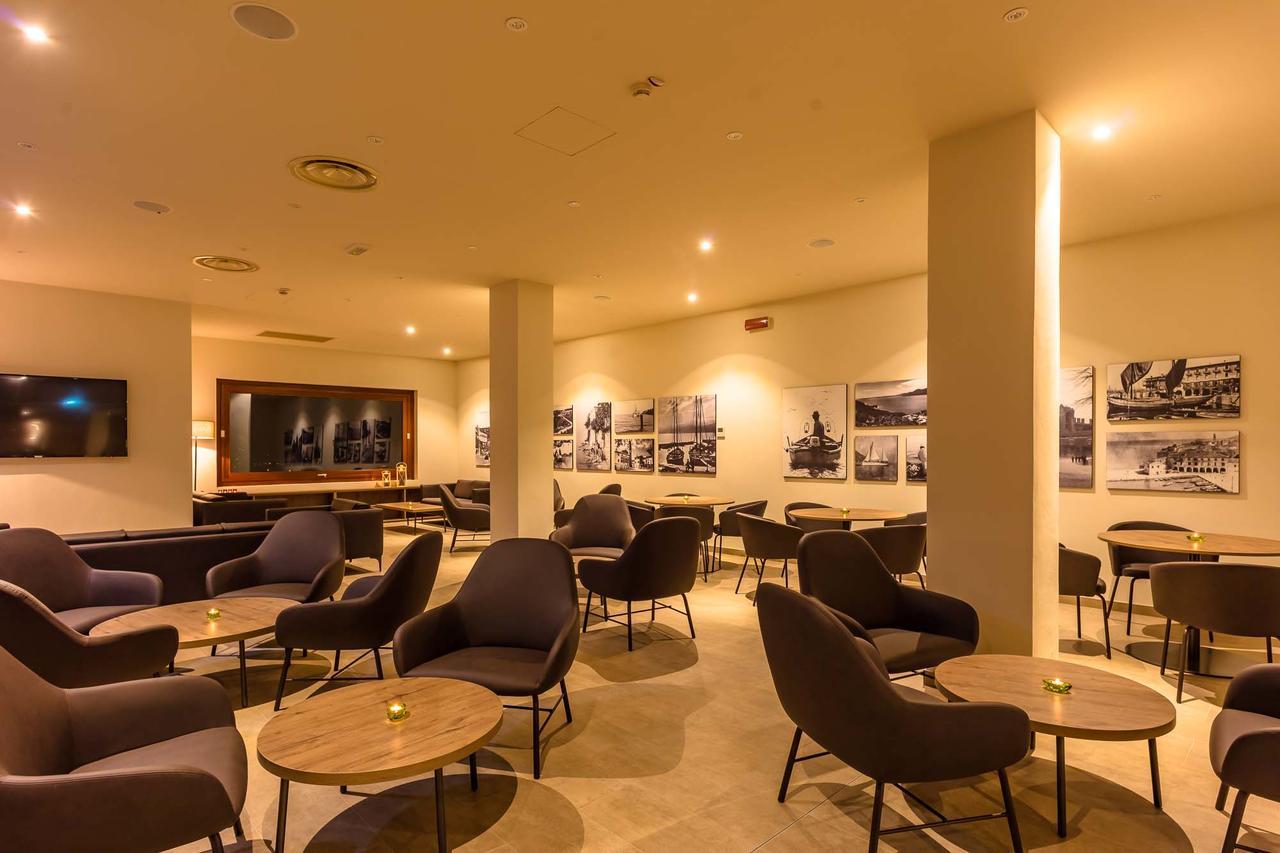 Le Torri Del Garda Familyspa Resort 토리델베나코 외부 사진