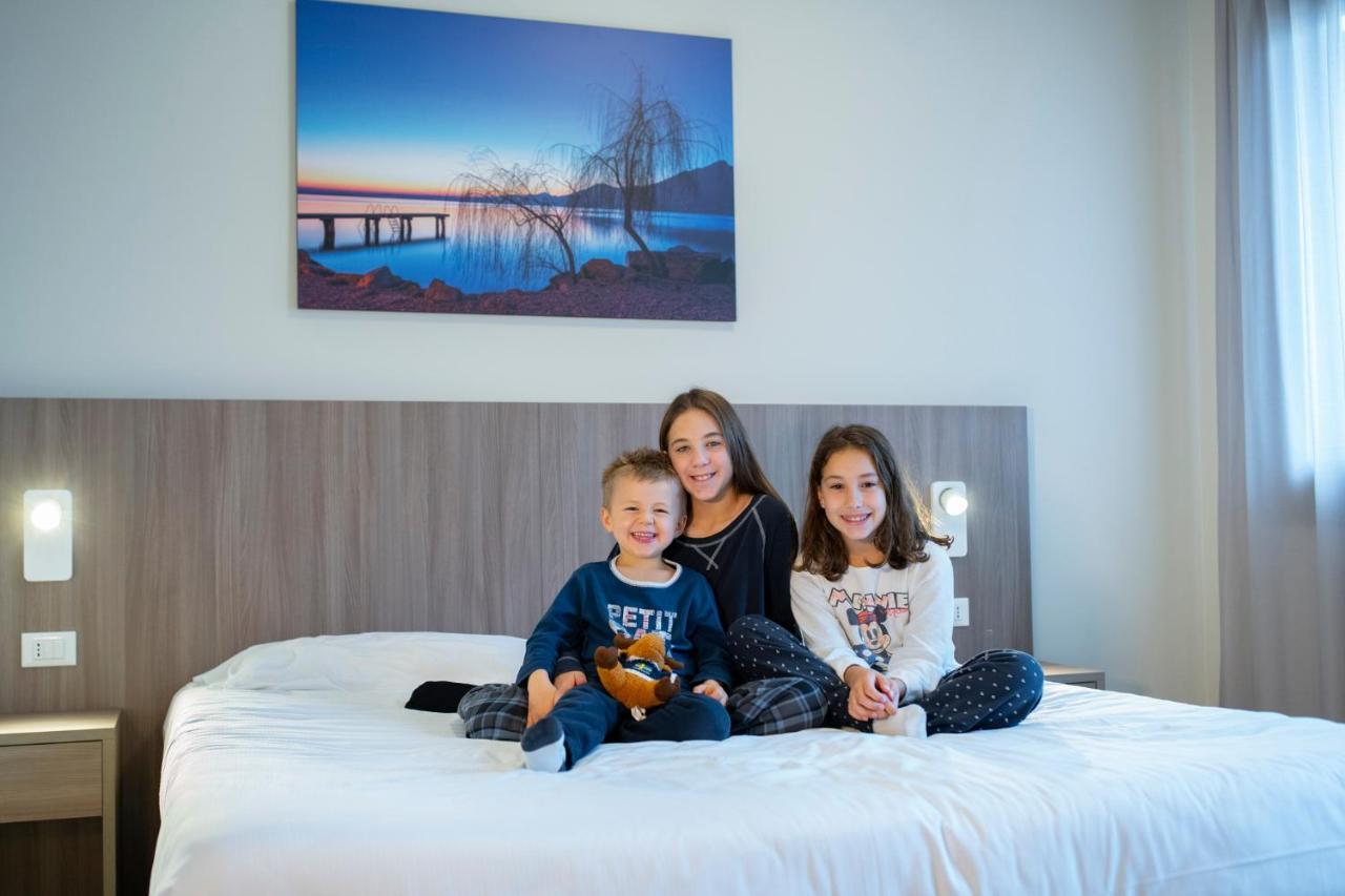 Le Torri Del Garda Familyspa Resort 토리델베나코 외부 사진