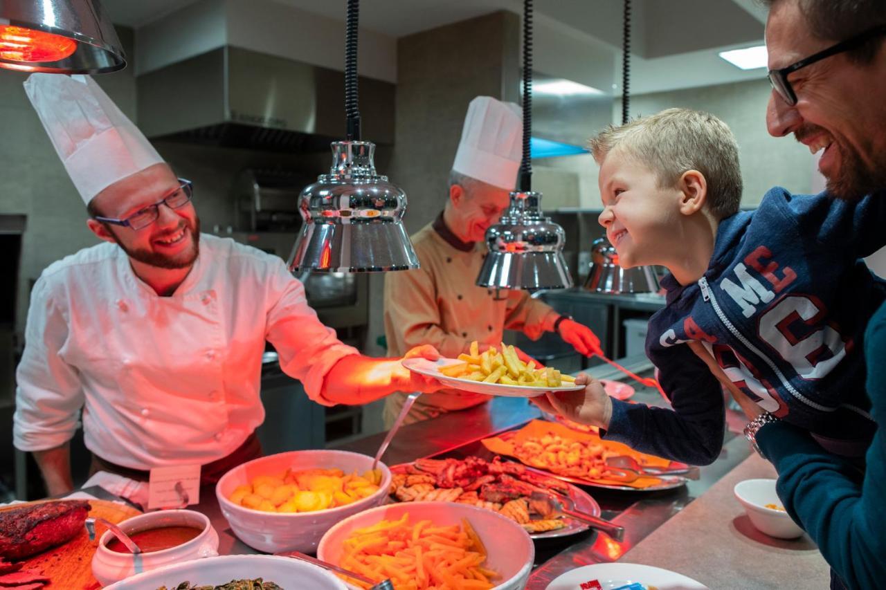 Le Torri Del Garda Familyspa Resort 토리델베나코 외부 사진